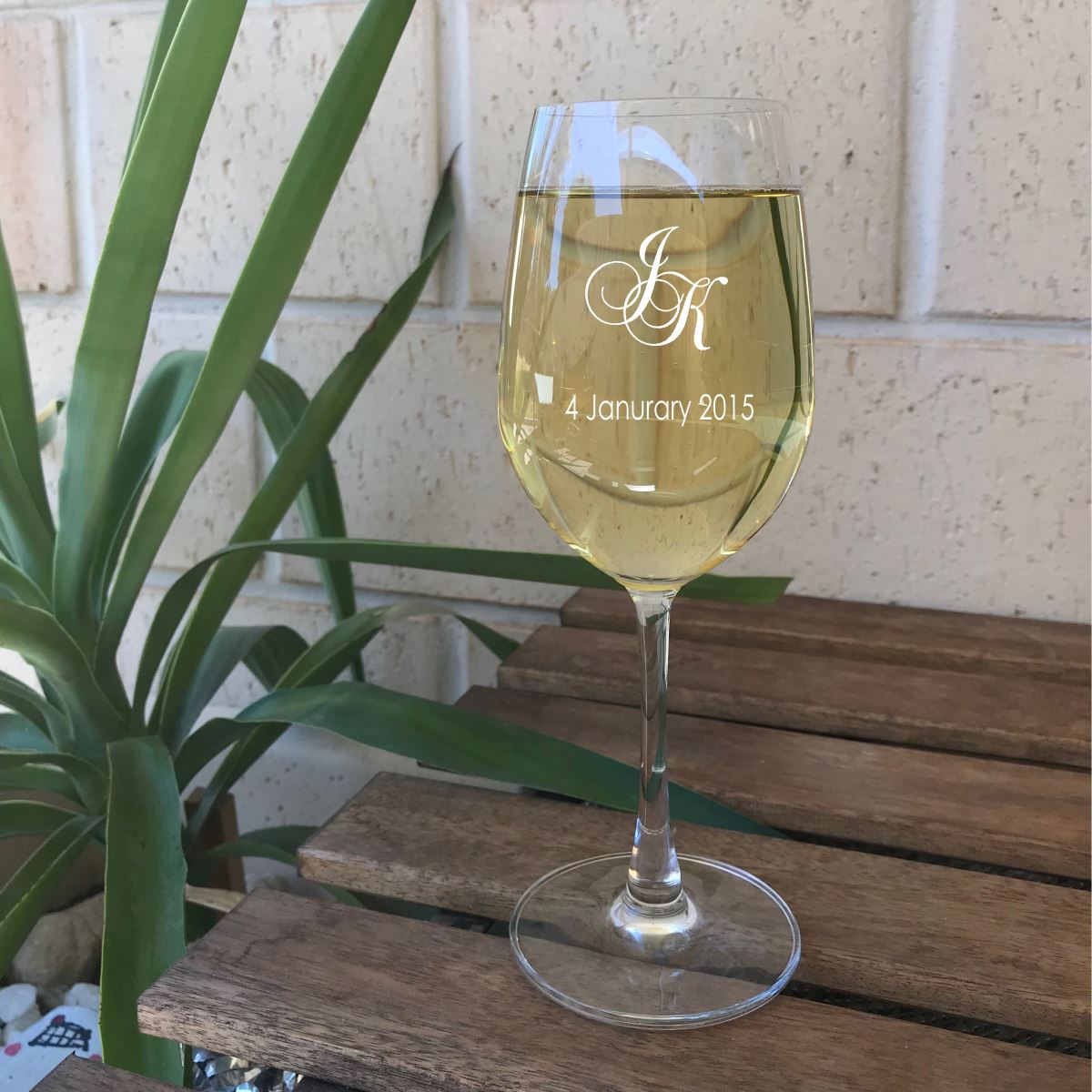 Personalised Wedding Wine Glasses Personalised Glasses Engrave Works W3 
