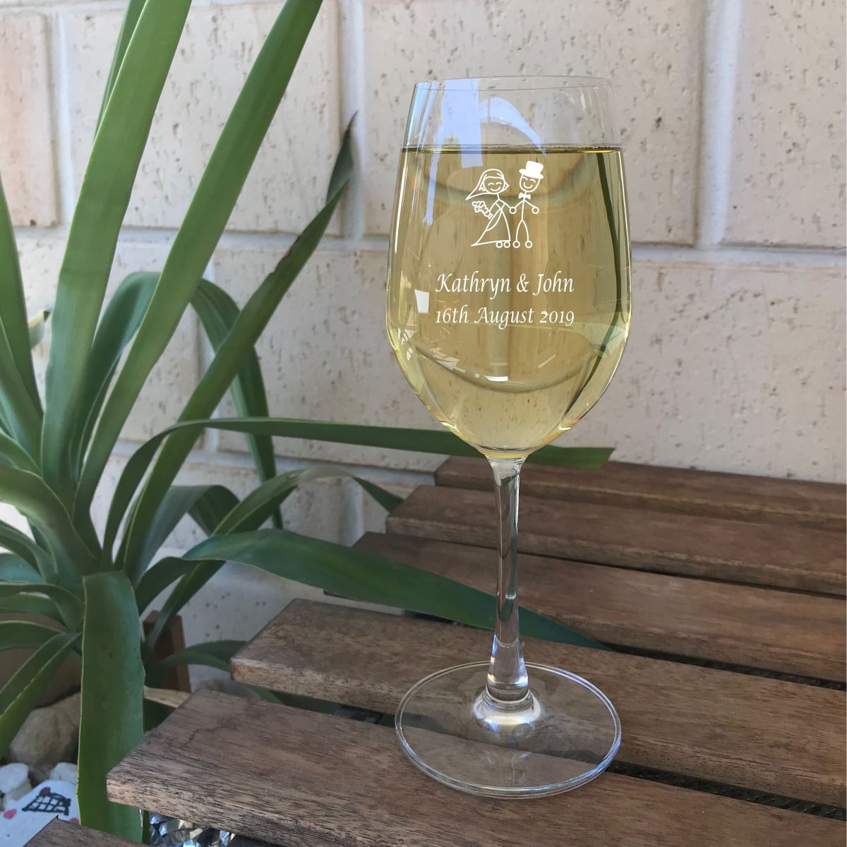Personalised Wedding Wine Glasses Personalised Glasses Engrave Works W2 