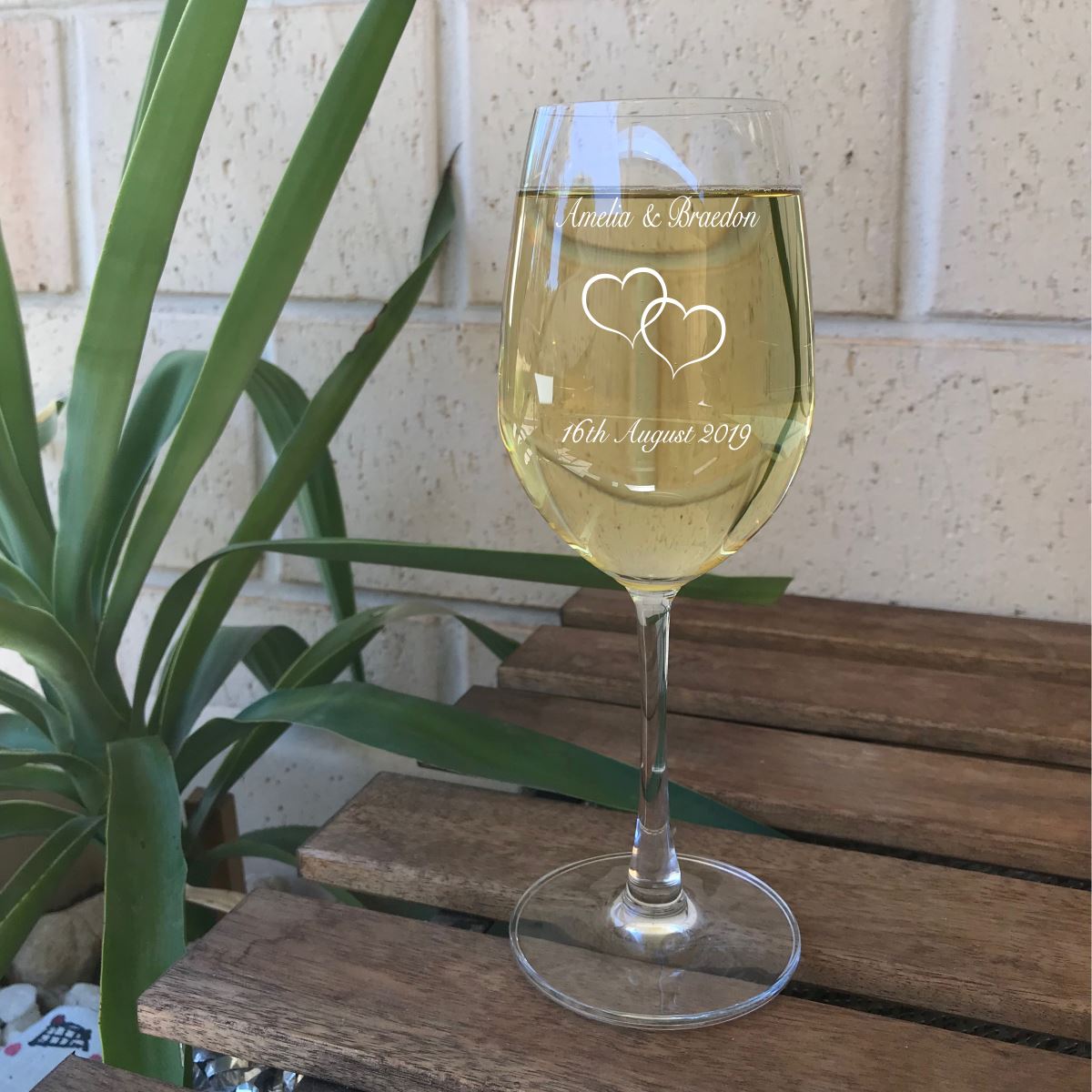 Personalised Wedding Wine Glasses Personalised Glasses Engrave Works W1 